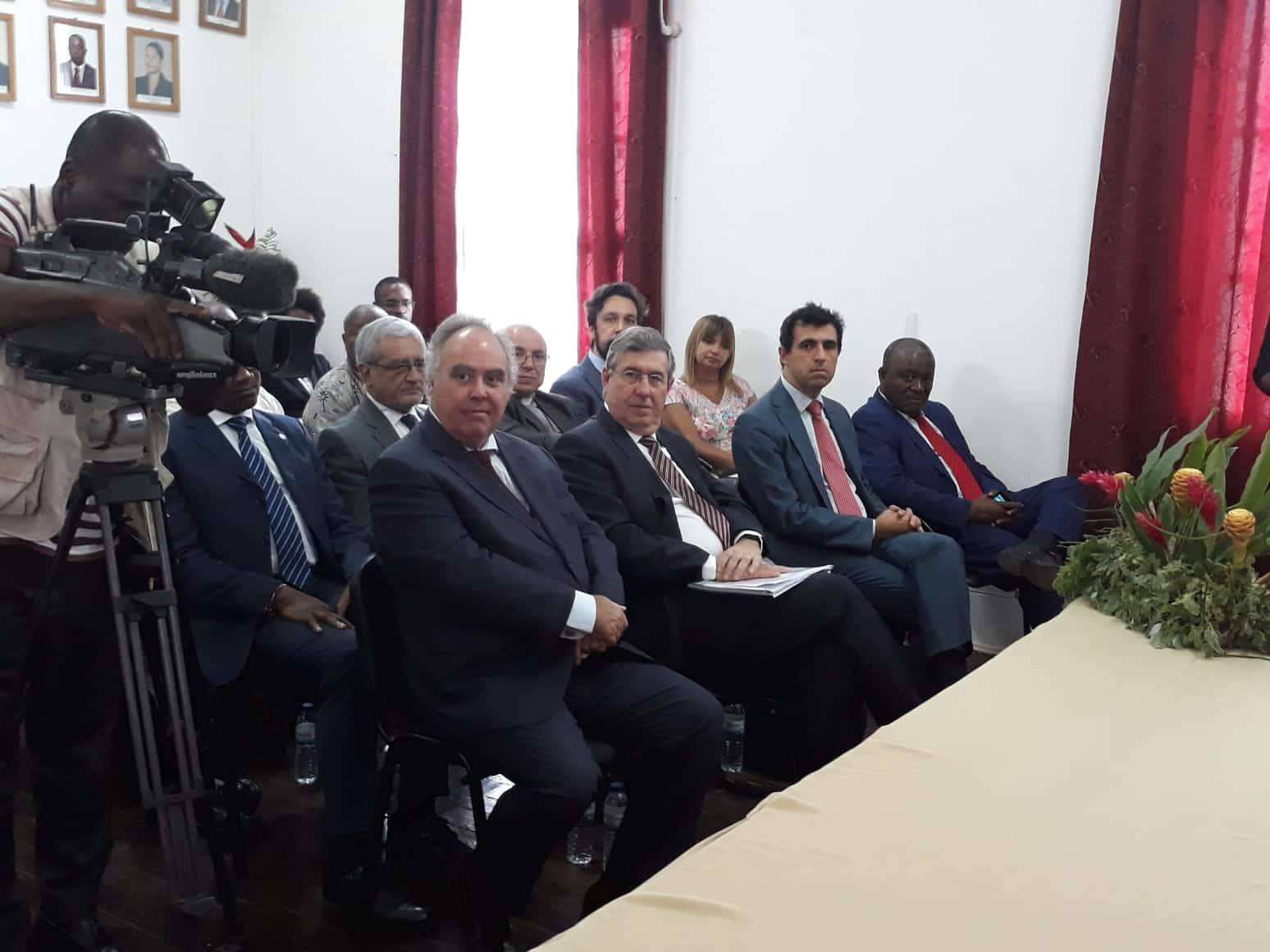 38435570_1776860395742675_4645870410460561408_n