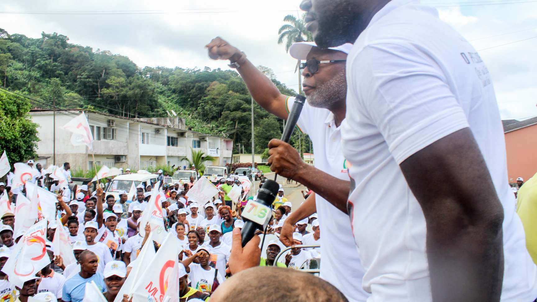 42835490_2189006621312633_7802507936630046720_o