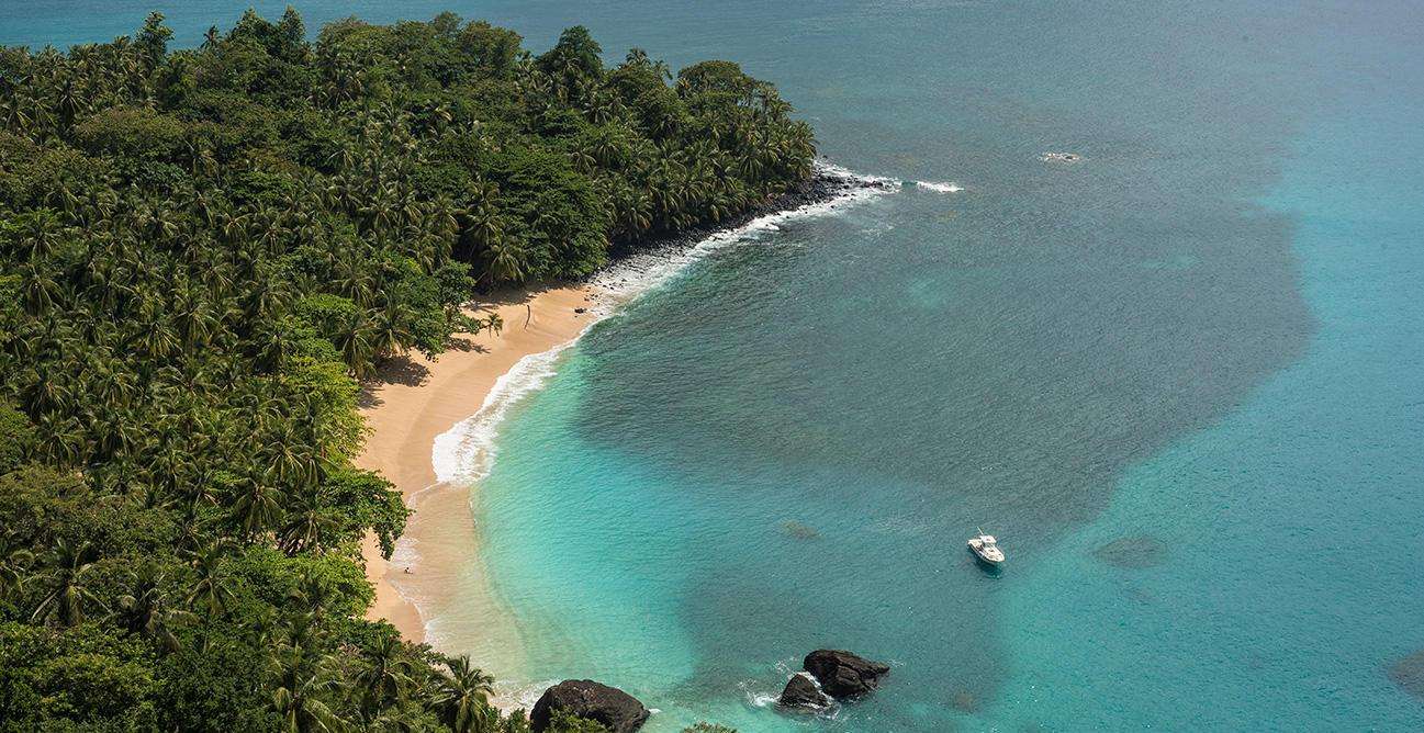 ilha-principe-sao-tomnnne-santo-antonio-praia-banana-belo-monte