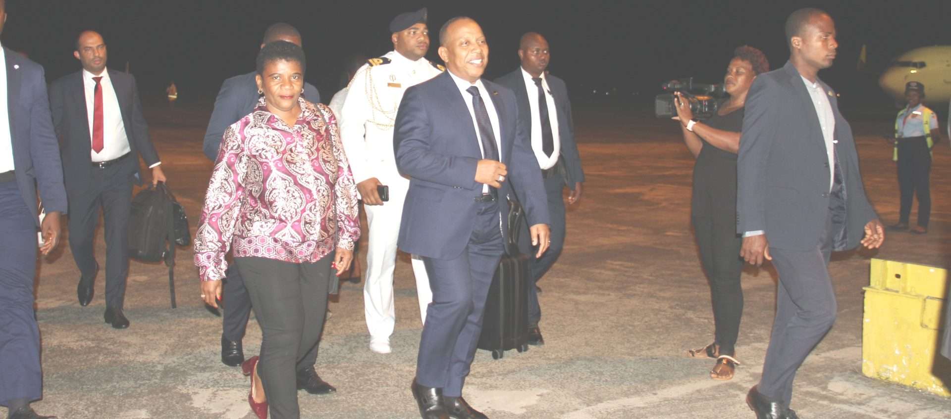 Primeiro-ministro diz que a escassez de combustíveis serviu de lição ao governo e rejeita as críticas do MLSTP/PSD