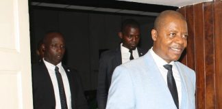 Primeiro-ministro diz que há parceiros interessados a investir no porto, aeroporto e outras infraestruturas essenciais