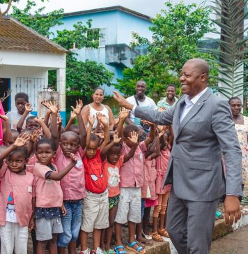 Primeiro-ministro preside acto central do Dia da juventude são-tomense