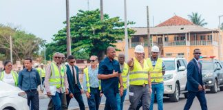 Primeiro-ministro visita obras da marginal, reconhece algumas falhas e promete correções