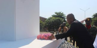 Primeiro-ministro preside acto central do dia do Rei Amador