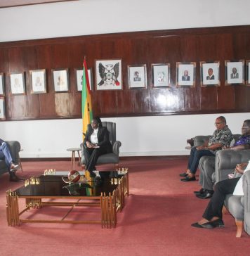 Presidente do Parlamento recebe Primeiro-Ministro e trocam informações sobre diplomas submetidos pelo Executivo