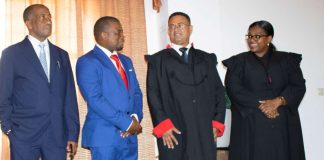 Parlamento revoga lei interpretativa e exonera juízes do Tribunal Constitucional