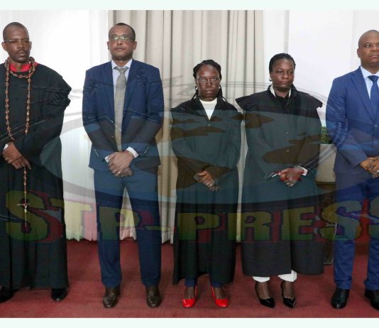 Os cinco novos juízes do Tribunal Constitucional tomam posse e Artur Vera Cruz é o novo presidente