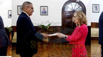 Presidente da República acredita novos embaixadores do Irão, Gabão e Países Baixos