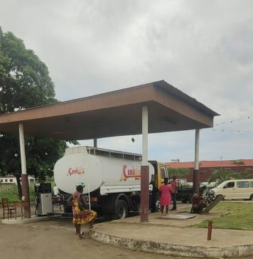 Gasolina e petróleo doméstico já nas gasolineiras pondo fim a crise de quase duas semanas