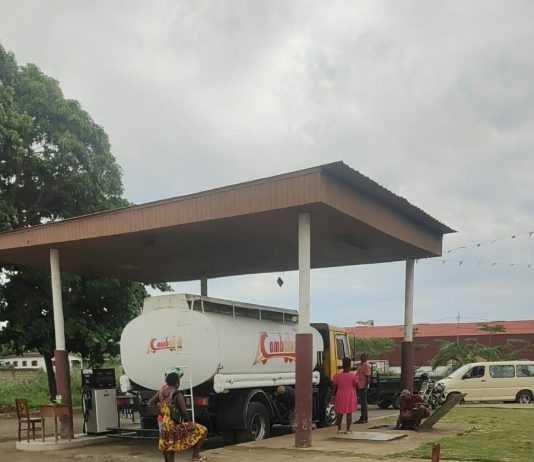 Gasolina e petróleo doméstico já nas gasolineiras pondo fim a crise de quase duas semanas